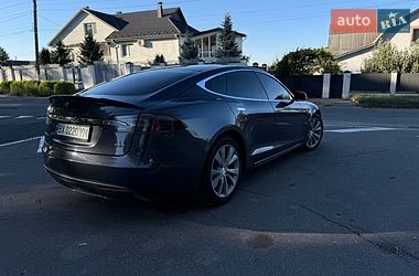 Лифтбек Tesla Model S 2015 в Виннице