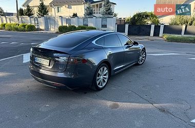Лифтбек Tesla Model S 2015 в Виннице