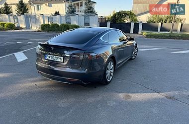 Лифтбек Tesla Model S 2015 в Виннице