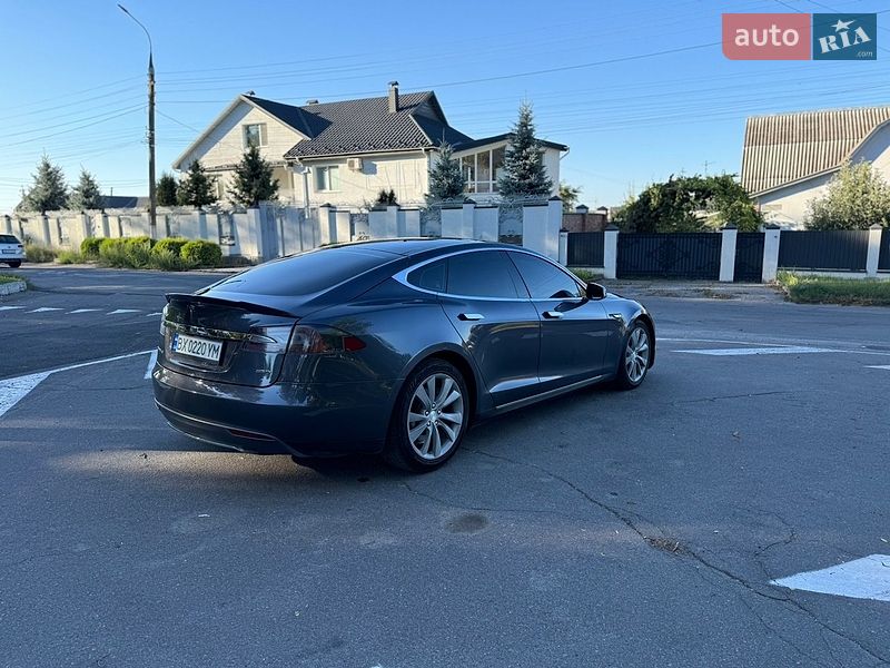 Лифтбек Tesla Model S 2015 в Виннице