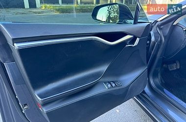 Лифтбек Tesla Model S 2015 в Виннице
