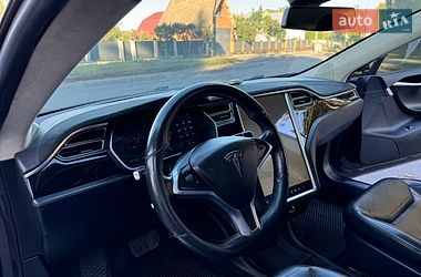 Лифтбек Tesla Model S 2015 в Виннице