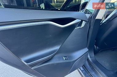 Лифтбек Tesla Model S 2015 в Виннице