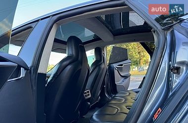 Лифтбек Tesla Model S 2015 в Виннице