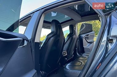 Лифтбек Tesla Model S 2015 в Виннице