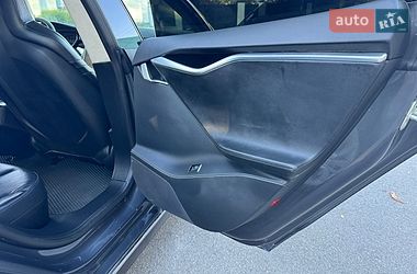 Лифтбек Tesla Model S 2015 в Виннице