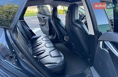 Лифтбек Tesla Model S 2015 в Виннице