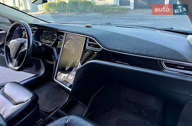 Лифтбек Tesla Model S 2015 в Виннице