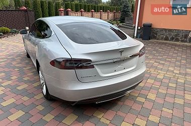 Ліфтбек Tesla Model S 2013 в Дубні