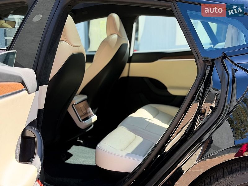 Ліфтбек Tesla Model S 2024 в Києві фото 14 Ліфтбек Tesla Model S 2024 в Києві