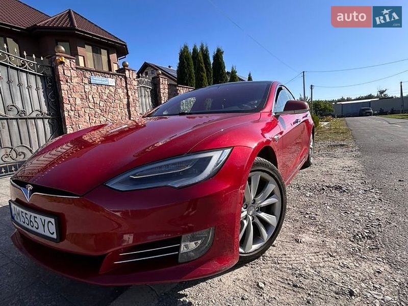 Лифтбек Tesla Model S 2018 в Житомире