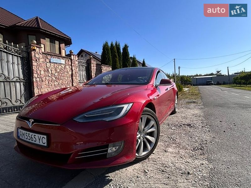 Лифтбек Tesla Model S 2018 в Житомире