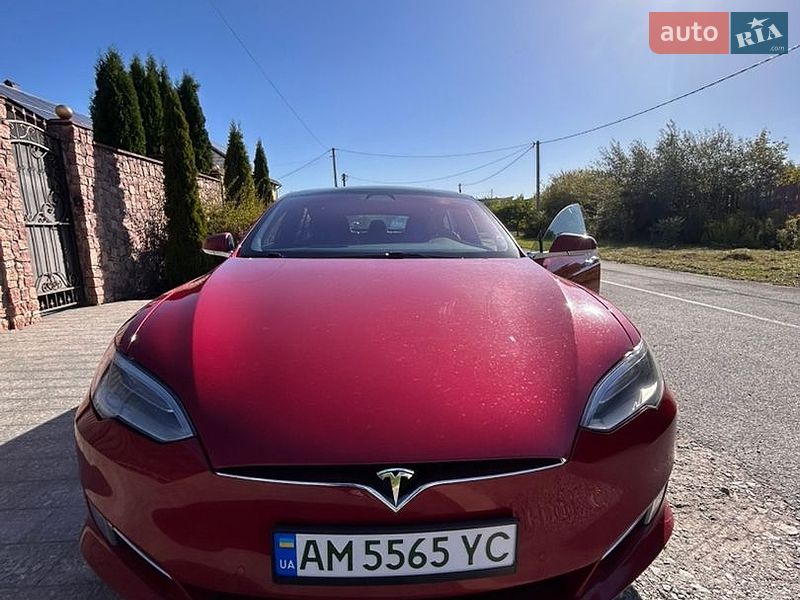Лифтбек Tesla Model S 2018 в Житомире