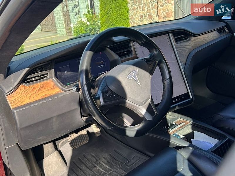 Лифтбек Tesla Model S 2018 в Житомире