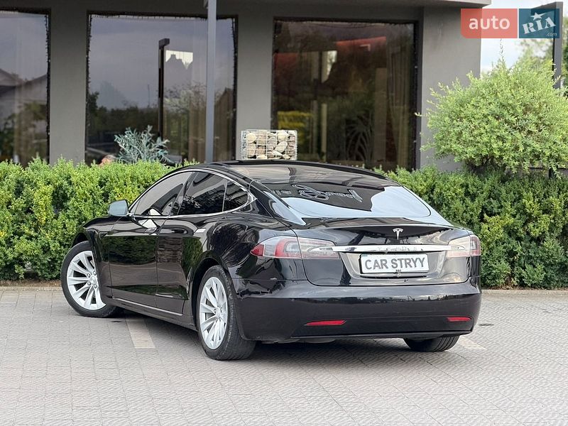 Лифтбек Tesla Model S 2017 в Стрые