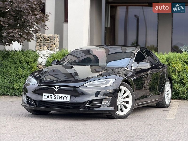 Лифтбек Tesla Model S 2017 в Стрые