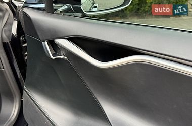 Лифтбек Tesla Model S 2017 в Стрые