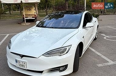 Лифтбек Tesla Model S 2016 в Кропивницком