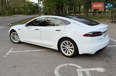 Лифтбек Tesla Model S 2016 в Кропивницком