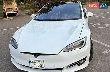 Лифтбек Tesla Model S 2016 в Кропивницком