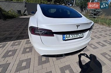 Ліфтбек Tesla Model S 2021 в Києві