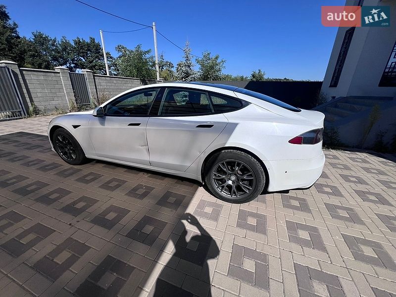 Ліфтбек Tesla Model S 2021 в Києві