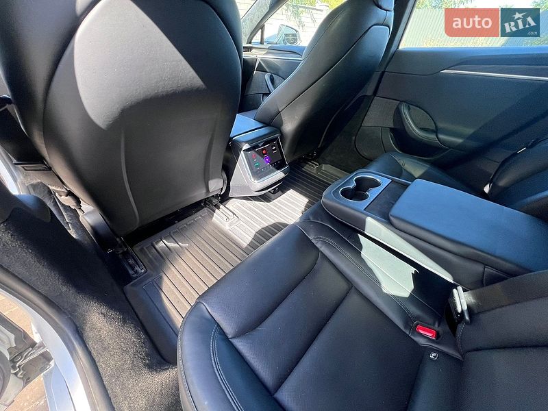 Ліфтбек Tesla Model S 2021 в Києві