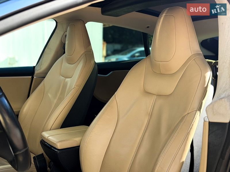 Лифтбек Tesla Model S 2013 в Киеве
