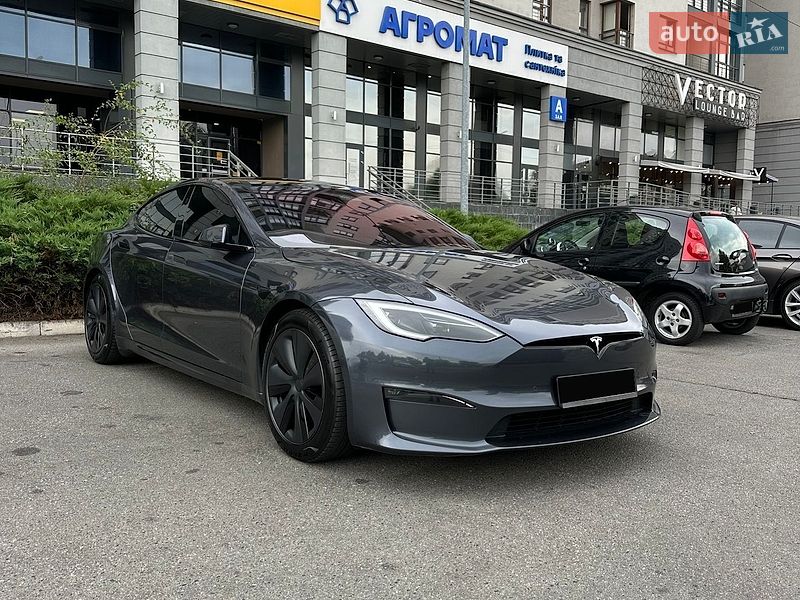Лифтбек Tesla Model S 2022 в Киеве