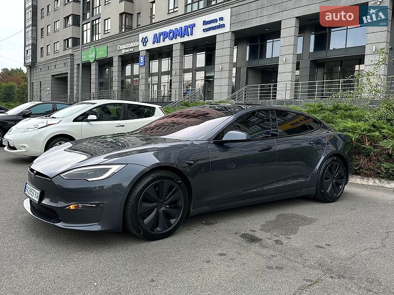Лифтбек Tesla Model S 2022 в Киеве