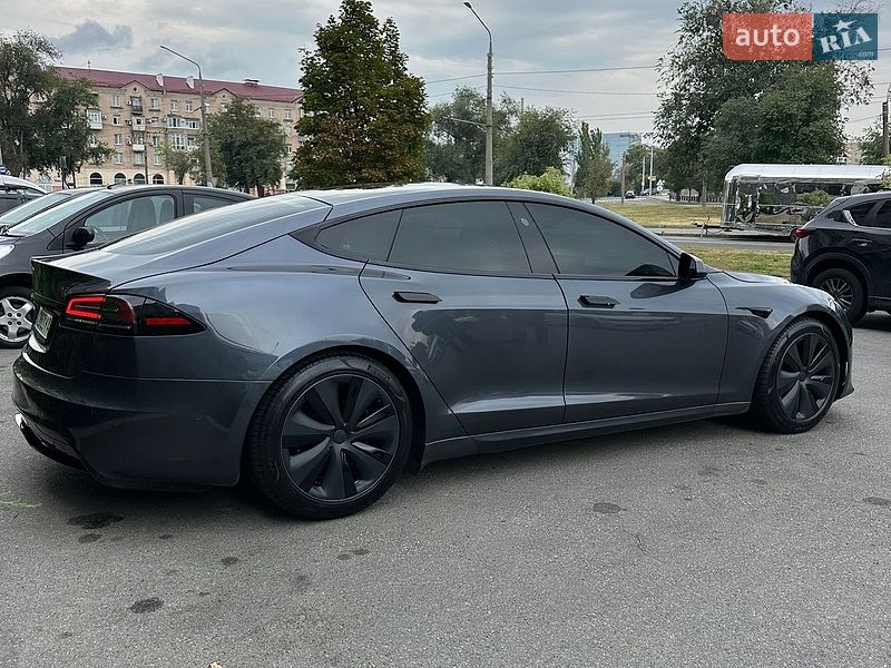 Лифтбек Tesla Model S 2022 в Киеве