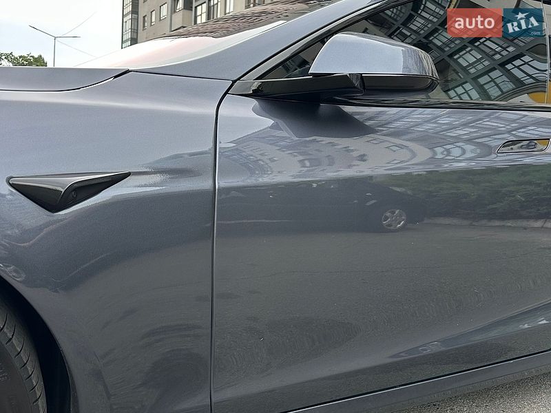 Лифтбек Tesla Model S 2022 в Киеве