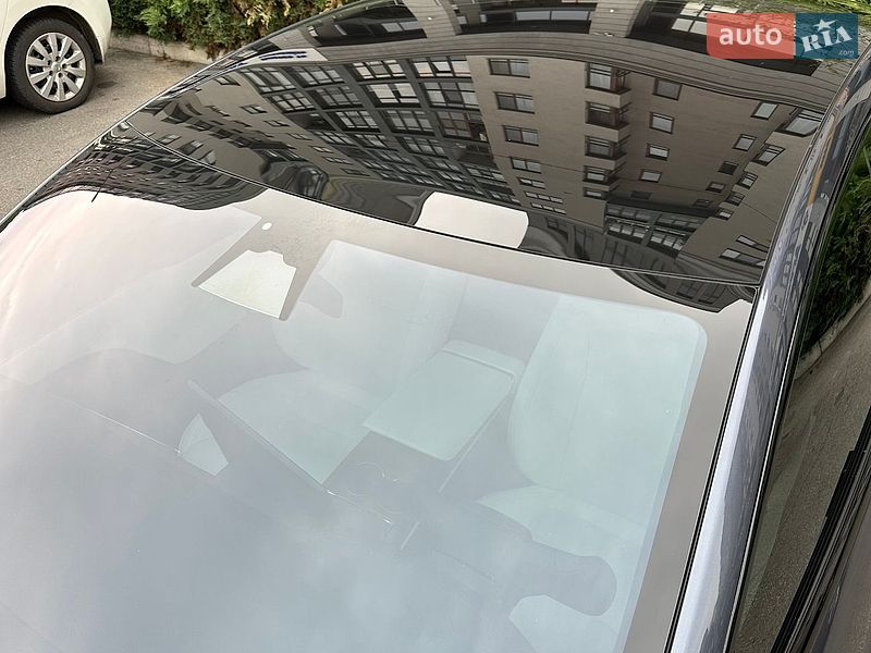 Лифтбек Tesla Model S 2022 в Киеве