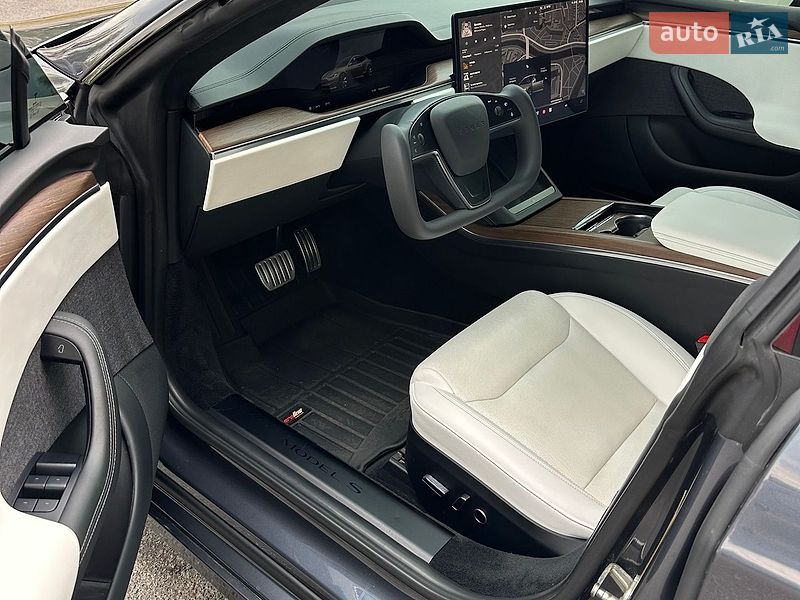 Лифтбек Tesla Model S 2022 в Киеве