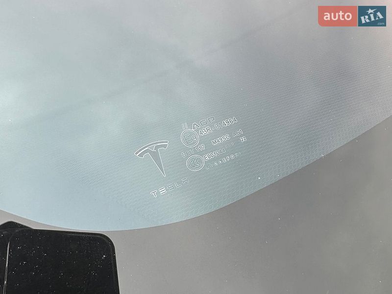 Лифтбек Tesla Model S 2022 в Киеве