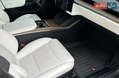 Лифтбек Tesla Model S 2022 в Киеве