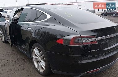 Ліфтбек Tesla Model S 2014 в Львові