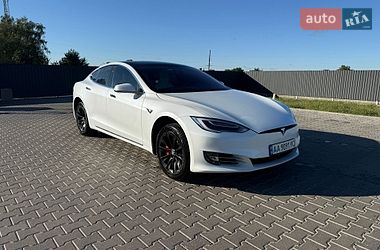 Ліфтбек Tesla Model S 2019 в Києві