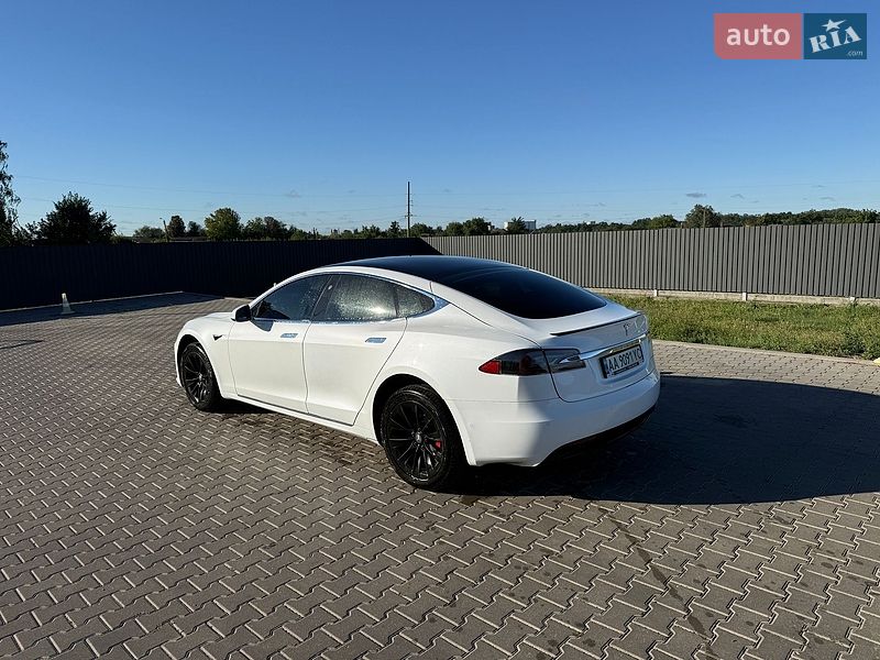 Ліфтбек Tesla Model S 2019 в Києві