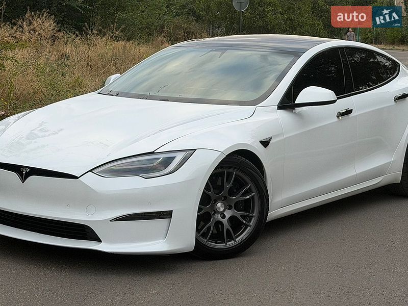 Лифтбек Tesla Model S 2022 в Николаеве