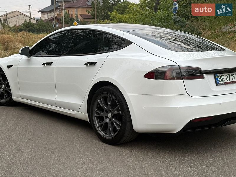 Лифтбек Tesla Model S 2022 в Николаеве