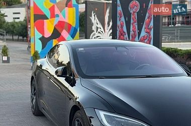 Лифтбек Tesla Model S 2017 в Луцке