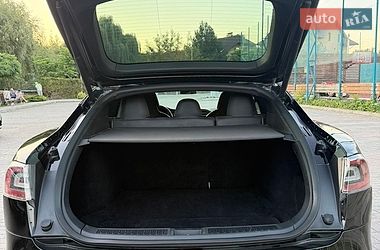 Лифтбек Tesla Model S 2017 в Луцке