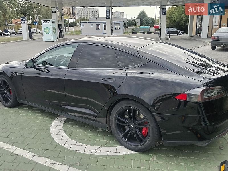 Ліфтбек Tesla Model S 2014 в Хмельницькому