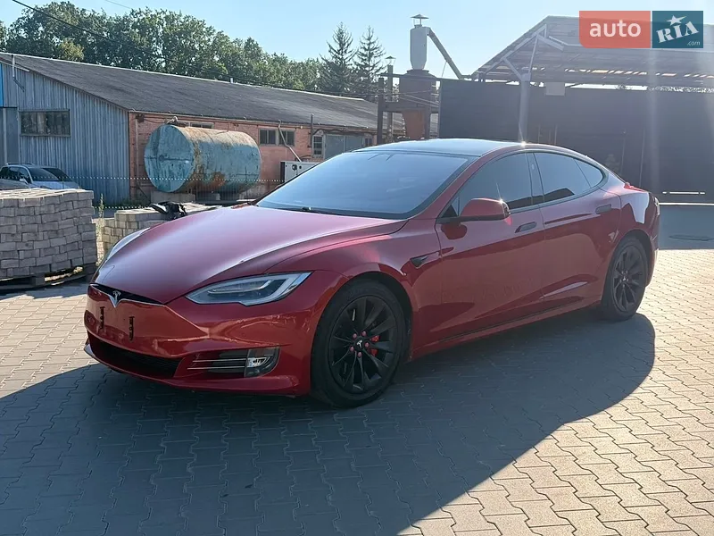 Tesla Model S 2020