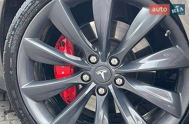 Ліфтбек Tesla Model S 2016 в Миколаєві