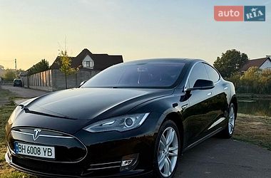 Ліфтбек Tesla Model S 2014 в Одесі