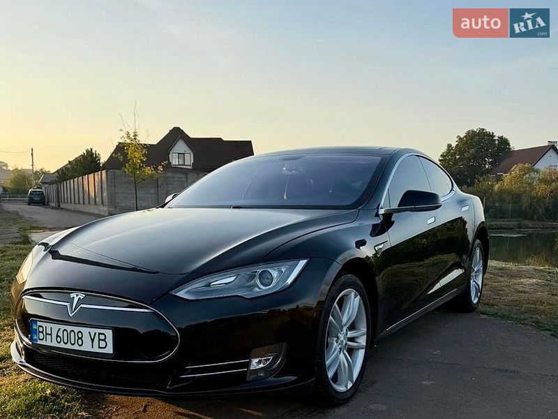 Ліфтбек Tesla Model S 2014 в Одесі