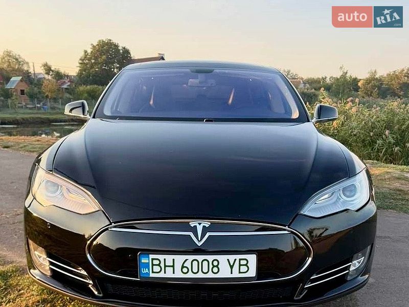 Ліфтбек Tesla Model S 2014 в Одесі