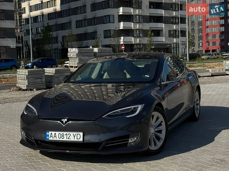 Tesla Model S 2016